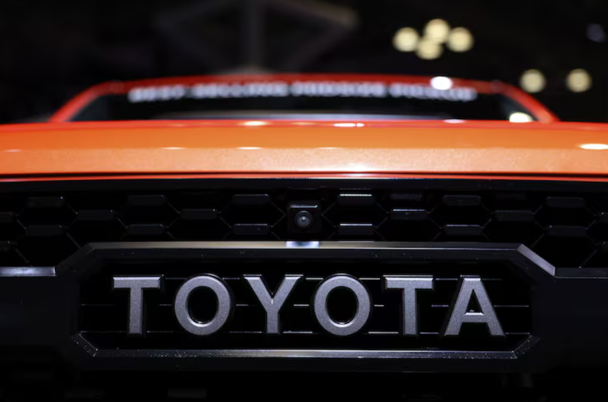 Toyota задирает цены на новые авто в США. Другие не отстают