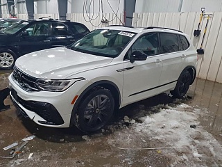 VOLKSWAGEN TIGUAN SE R-LINE BLACK 2021