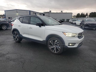 VOLVO XC40 T4 R-DESIGN 2021
