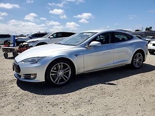TESLA MODEL S 2014