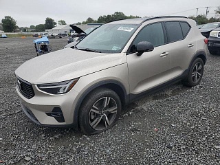 VOLVO XC40 PLUS 2023