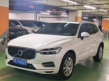 VOLVO XC60 2021
