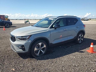 VOLVO XC40 PLUS 2024