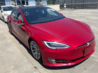 2017 Tesla model S 90D Пробег - 88 000 миль Полный привод