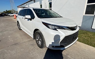 2022 Toyota Sienna, Xle  Пробег - 42 952  миля