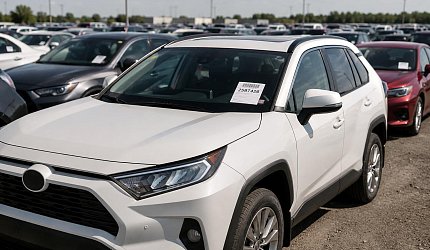 Авто должников хлынули на аукционы США. Стоит ли их брать?