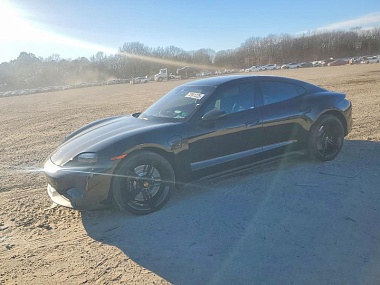 PORSCHE TAYCAN GTS 2022